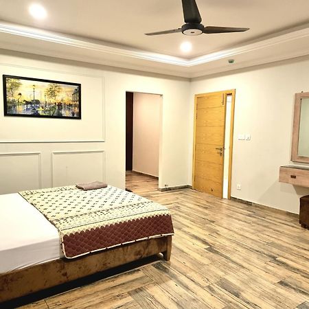 Executive Apartments In Bahria Heights Равалпинди Номер фото